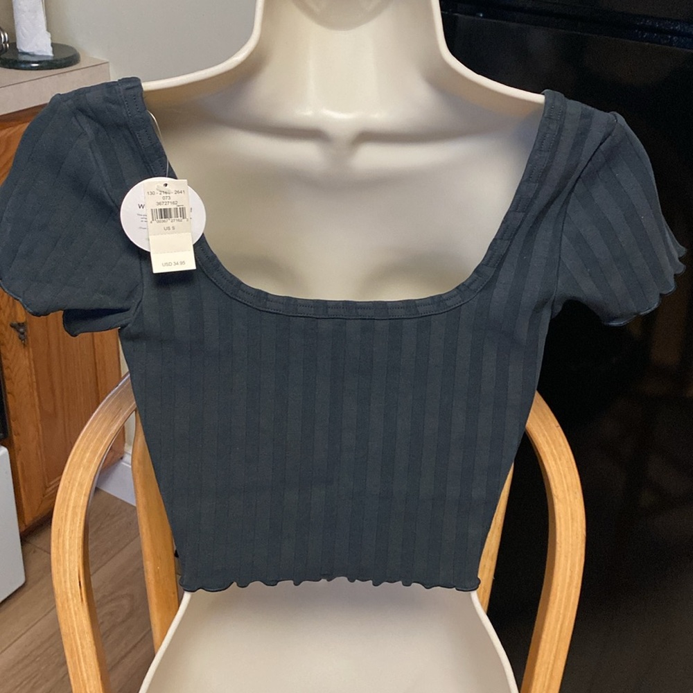 Aerie offline S NWT BLACK SCALLOPED EDGES WIDE RIBBED SQUARE NECK CROP T… - Picture 4 of 6